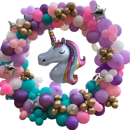 Guirnalda de globos multicolor unicornio en arco de medio punto
