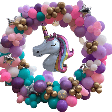 Guirnalda de globos multicolor unicornio en arco de medio punto